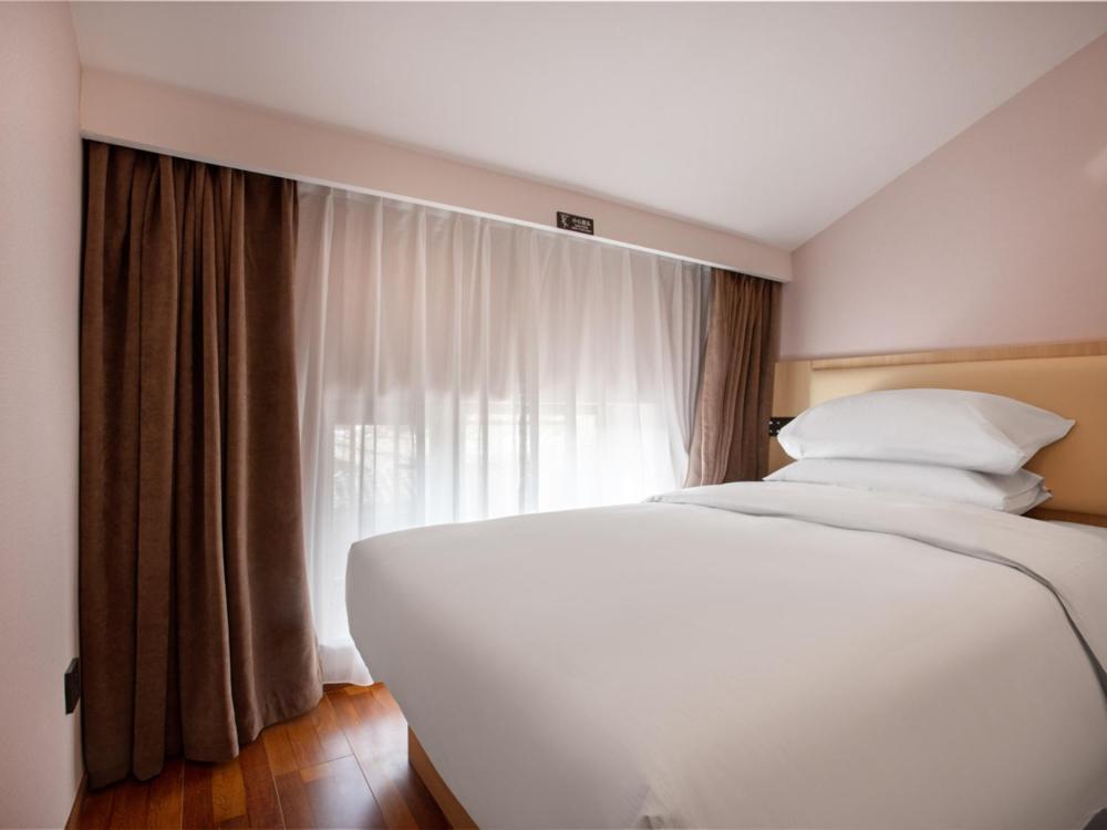 Yunju Hotel Beijing Yonghe Palace Guijie Siheyuan Bagian luar foto